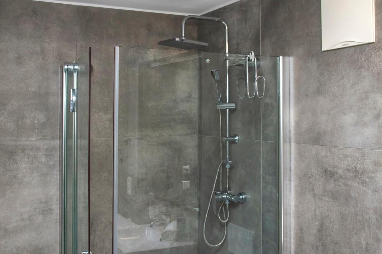 פראג Modern Apartment With Terrace And Air Conditioning מראה חיצוני תמונה